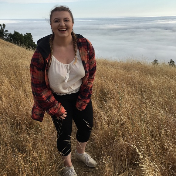 Profile Picture of Eileen Powers (@eileen_powers) on Poshmark