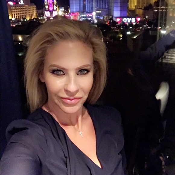 Profile Picture of Lori Fay (@lrfay) on Poshmark