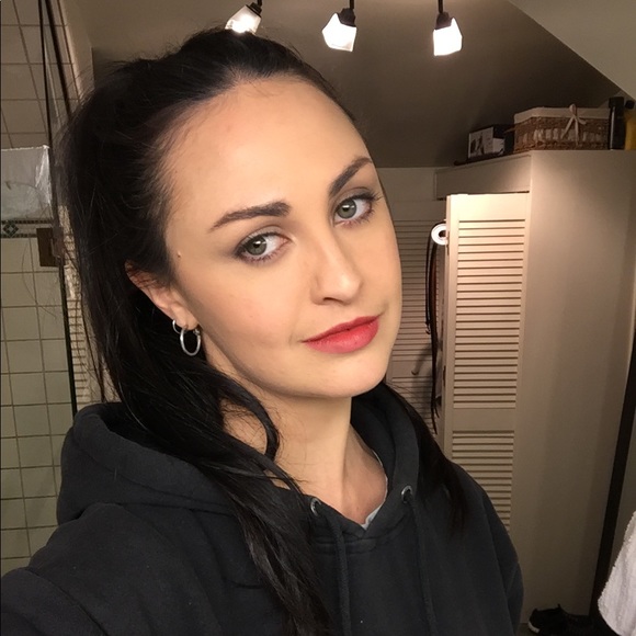 Profile Picture of Tara Mccluskey (@tmccluskey7) on Poshmark