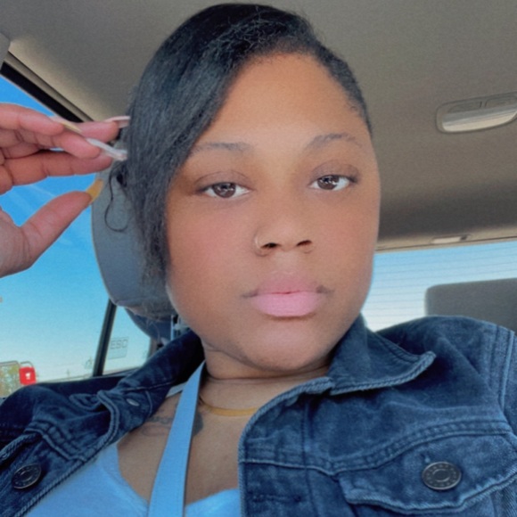 Profile Picture of Jessie Johnson (@heyjessie206) on Poshmark