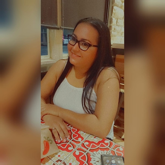 Profile Picture of Ogui Maldo (@ogui) on Poshmark