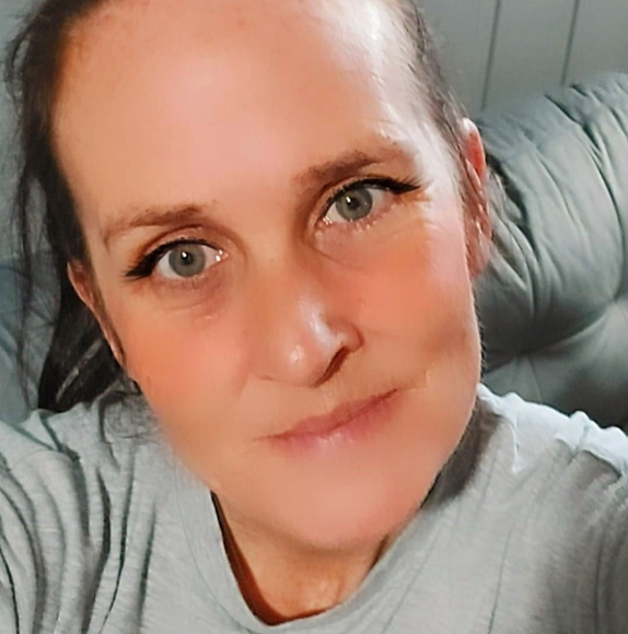 Profile Picture of Tina Brazier paradis (@tinabeebe28) on Poshmark