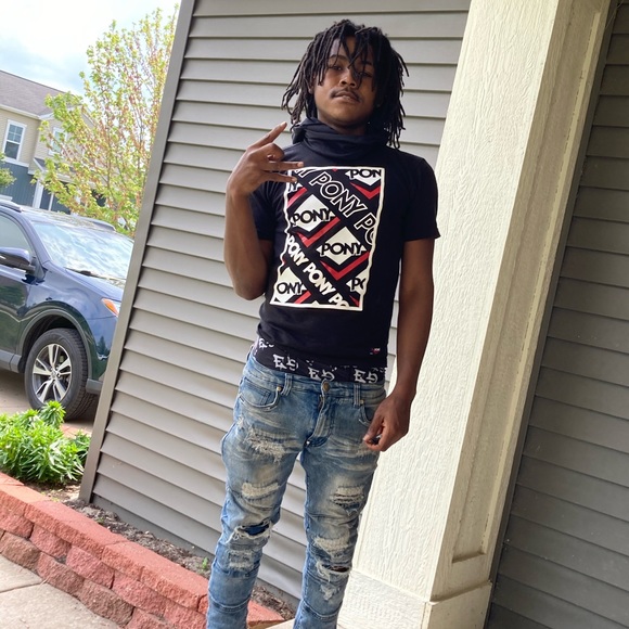 Mario Collins - Poshmark Profile Picture of Mario Collins (@mariocoll098) on Poshmark