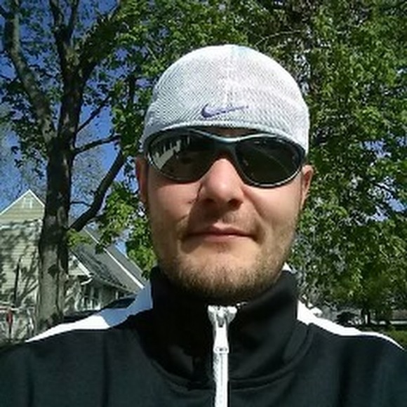 Ben Palmer - Poshmark Profile Picture of Ben Palmer (@bprugger7) on Poshmark