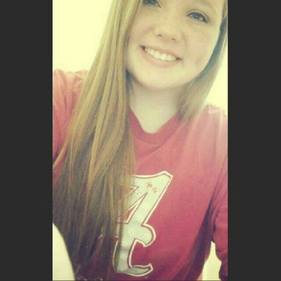 Profile Picture of Caitlyn Miliner (@cait_mili) on Poshmark