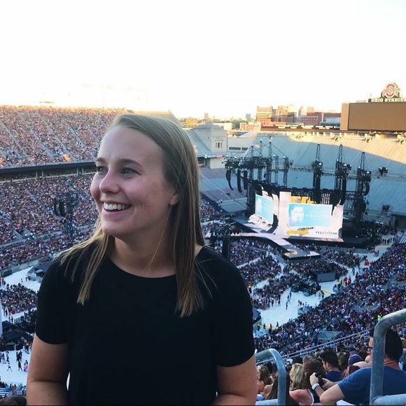 Hannah Greulich - Poshmark Profile Picture of Hannah Greulich (@hannahgreulich) on Poshmark