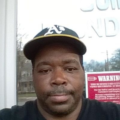 Profile Picture of Howard Redd (@ReddHoward) on Twitter