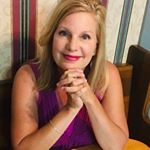 Profile Picture of Michele Howe (@michelehowewrites) on Instagram