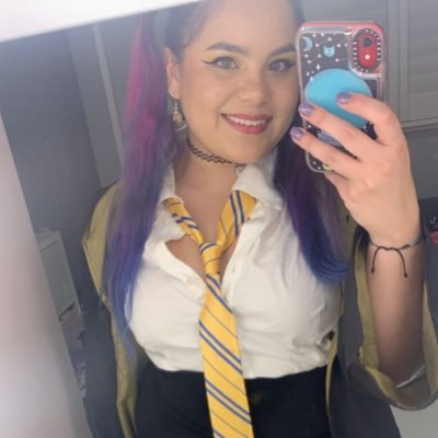 Profile Picture of Angelica Silva (@angielephant) on Twitter