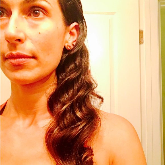 Profile Picture of Holly Labus (@hollypeligro) on Poshmark