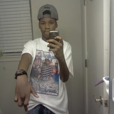 Profile Picture of Desmond Steele (@dessy_poloman) on Twitter