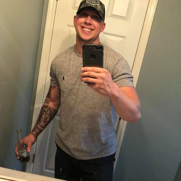 Profile Picture of Travis Krueger (@traviskrueger08) on Poshmark