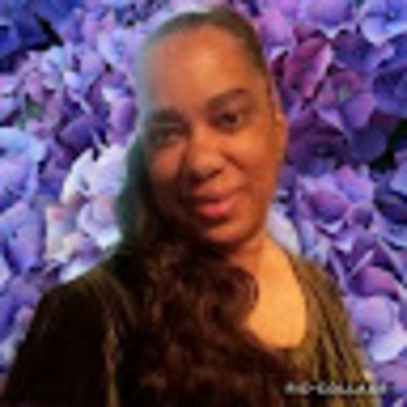 Profile Picture of Nita l daisy Vaughn (@vaughnanita50) on Poshmark