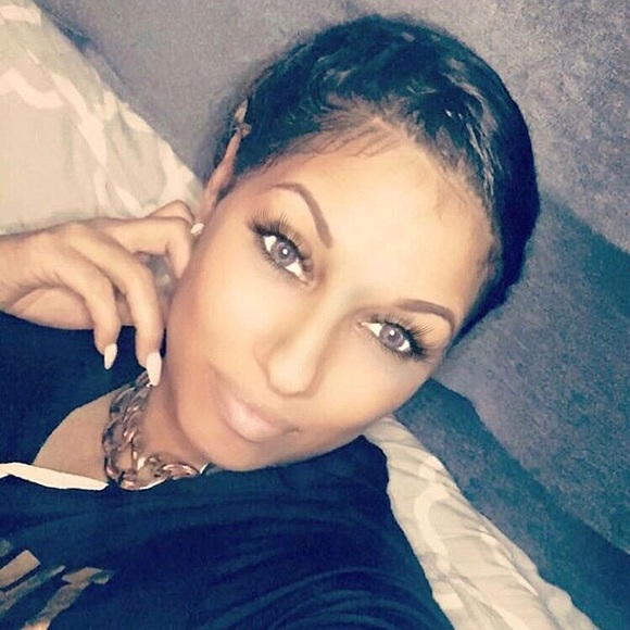 Profile Picture of Crystal Travis (@lovelashea) on Poshmark