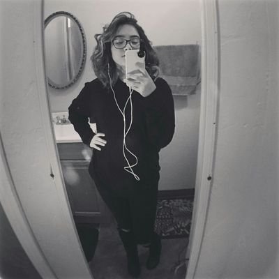 Profile Picture of Kimberly Cuellaron Twitter