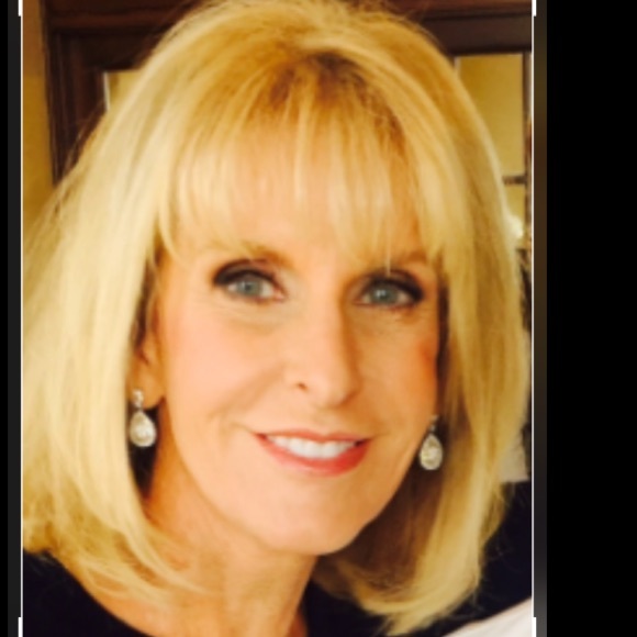 Profile Picture of Carol Novak (@carolnovak1) on Poshmark