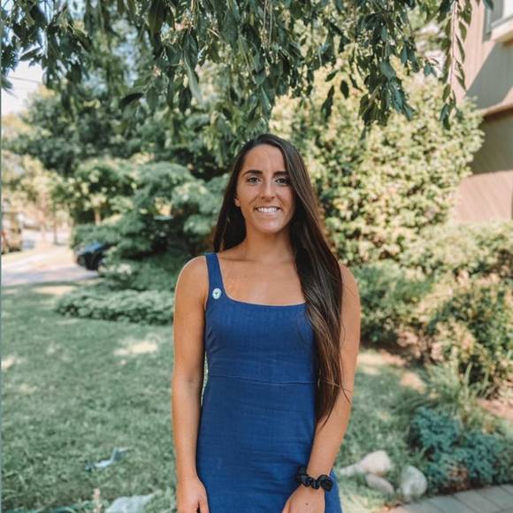 Profile Picture of Brittany Cafiero (@bcafiero) on Poshmark