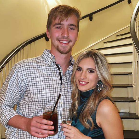 Profile Picture of Kyndal Hetmer (@kyndal_hetmer) on Poshmark