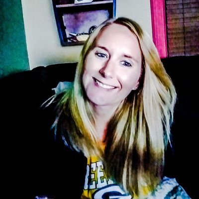 Profile Picture of Nicole Wood (@DarleyBoo34) on Twitter