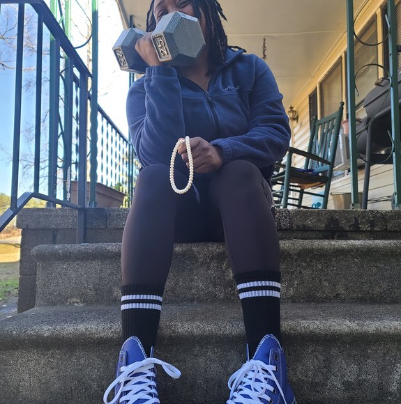 Profile Picture of Yolanda Blacknell (@sexaiy09) on Poshmark