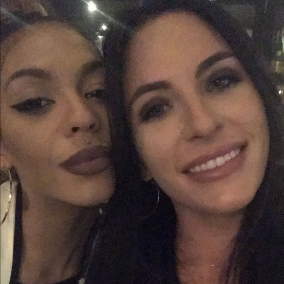 Rebecca Pierret - Poshmark Profile Picture of Rebecca Pierret (@rpierret1) on Poshmark