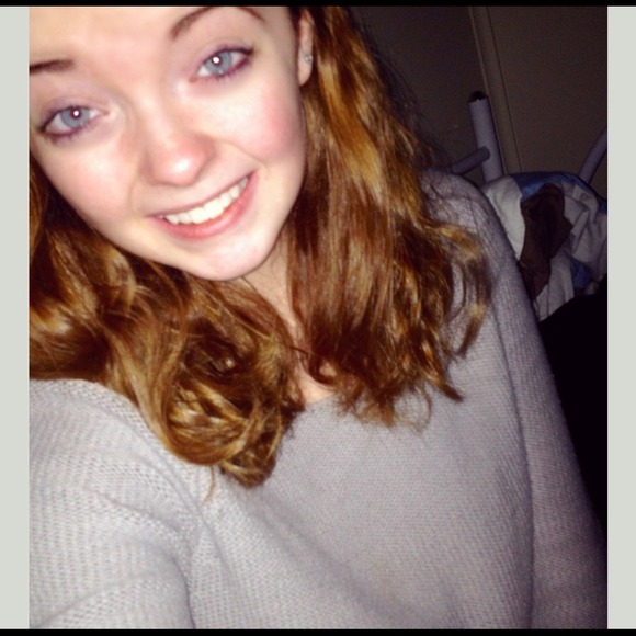 Profile Picture of Gabrielle Scalesi (@gdscalesi) on Poshmark