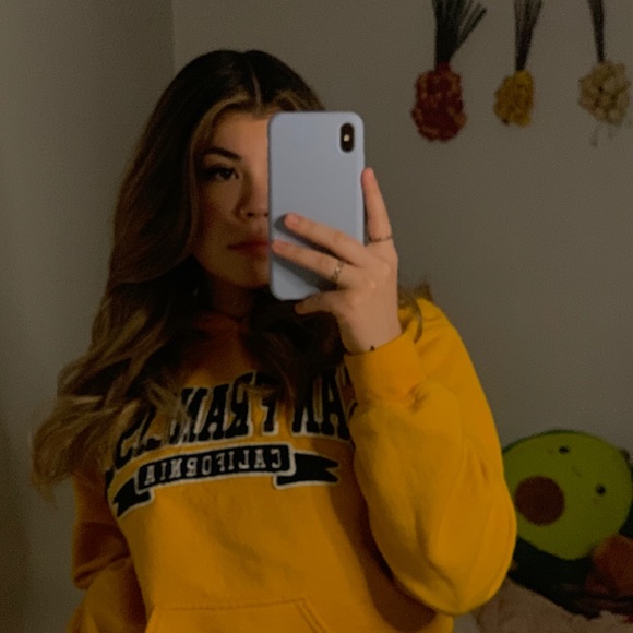 Profile Picture of Aileen Chavez (@chavezaileen04) on Poshmark