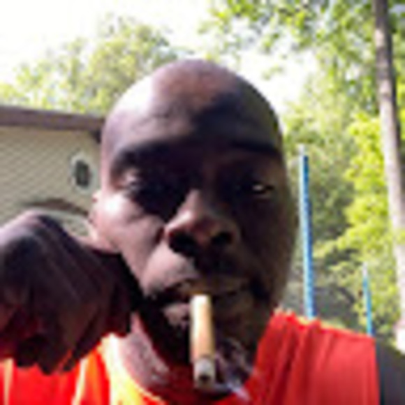 Profile Picture of Charles Sharp (@sharpcharles853) on Poshmark