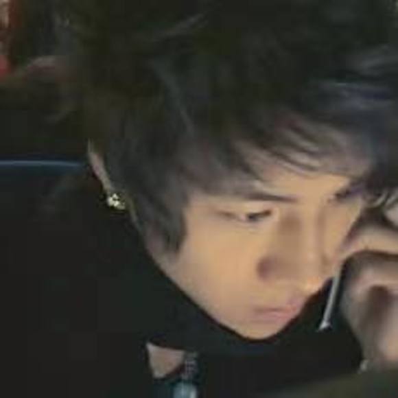 Profile Picture of Kevin Lin (@kev1nl1n) on Poshmark