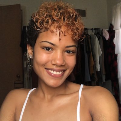 Profile Picture of Whitney (@WhitneyShea99) on Twitter