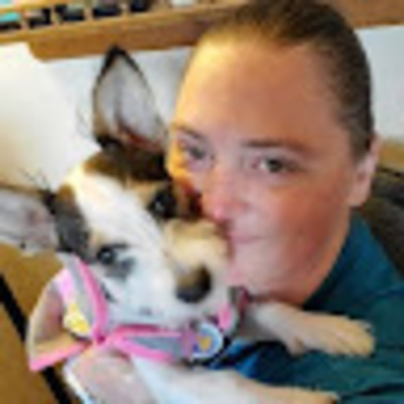 Profile Picture of Deidre Laino (@deidre102707) on Poshmark