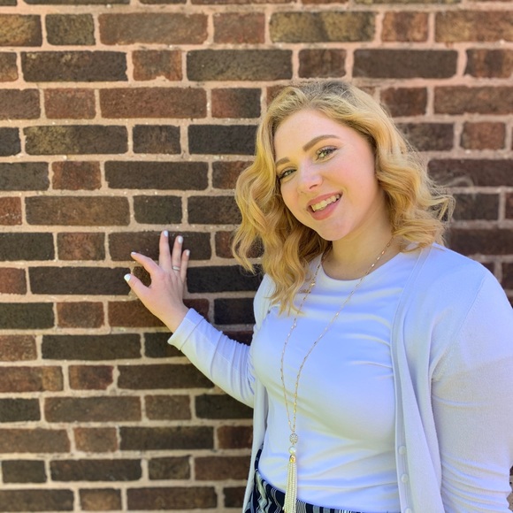 Profile Picture of Alyssa Mathiesen (@closetlyssa) on Poshmark