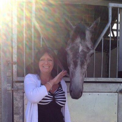 Profile Picture of Joanne Woolfe (@jowoolfe) on Twitter