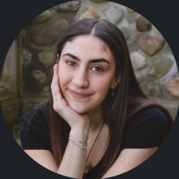 Alexandra Finkelstein - Poshmark Profile Picture of Alexandra Finkelstein (@alexandrafinkel) on Poshmark