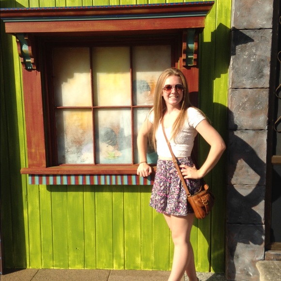 Profile Picture of Kelly Mullally (@kellymullally) on Poshmark