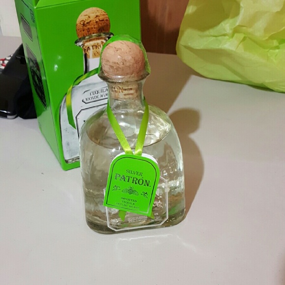 Profile Picture of Murlande Sam (@meemee1981) on Poshmark