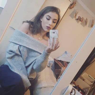 Profile Picture of Laura (@LauraFewell) on Twitter