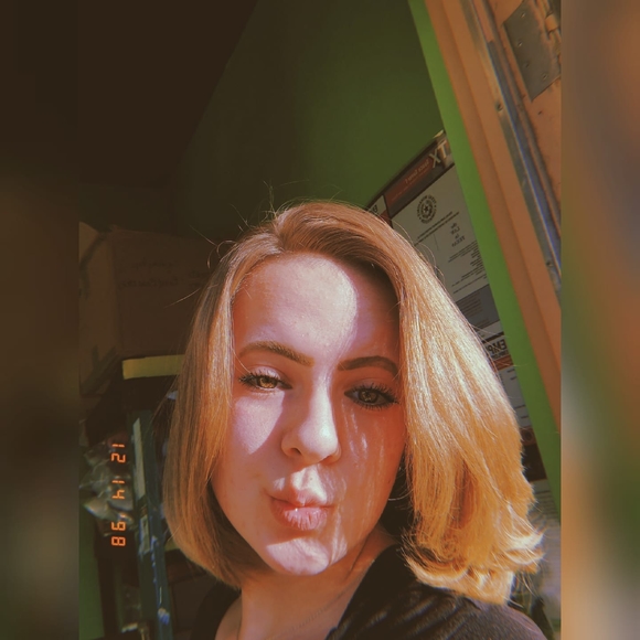 Profile Picture of Jasmine Castrup (@jasmine_castrup) on Poshmark