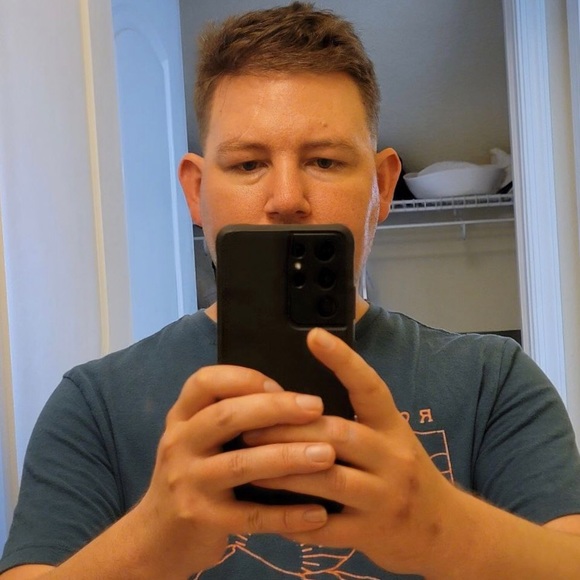 Profile Picture of Michael Jeffery (@ben669) on Poshmark