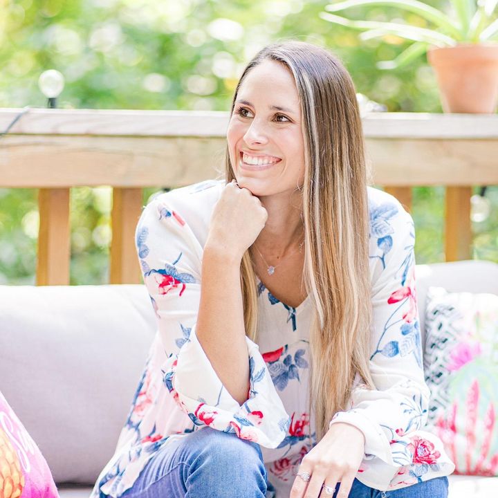 Profile Picture of Lauren Lowder (@burntoutteachers) on Tiktok