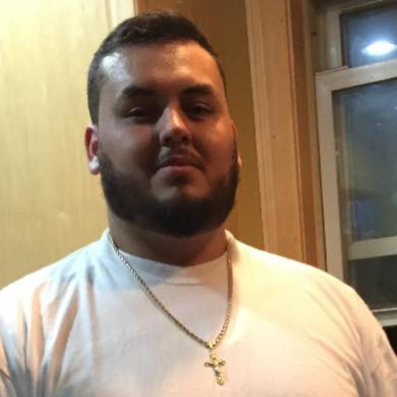 Profile Picture of Alex Olivares (@aoo1397) on Poshmark