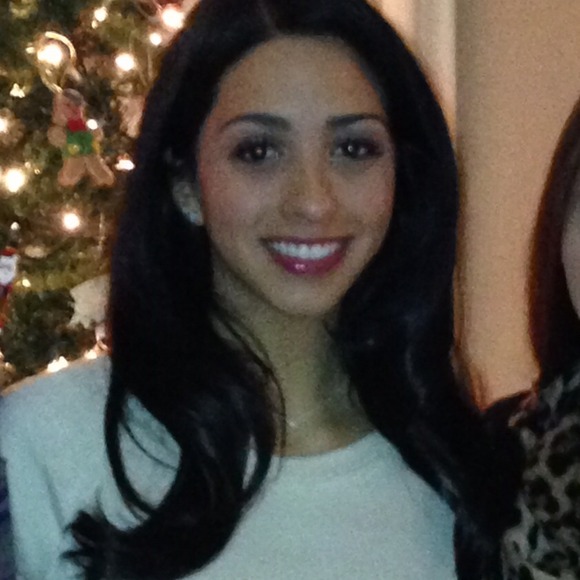 Profile Picture of Shannon Gonzalez (@smgonzalez488) on Poshmark