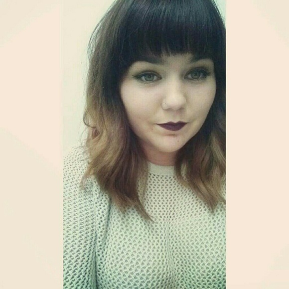 Profile Picture of Chynna Gonzalez (@punchy123) on Poshmark