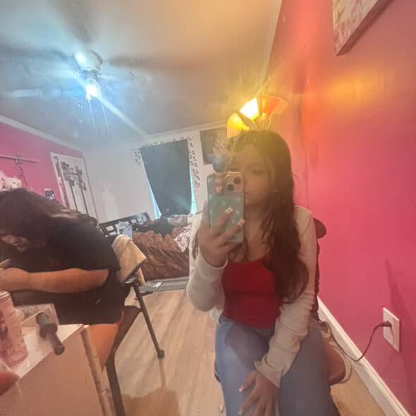 Profile Picture of 𝓢𝓱𝓪𝓻𝓸𝓷/𝓹𝓸𝓵𝓵𝓲𝓽𝓪🥀 (@sharonpaullette) on Tiktok