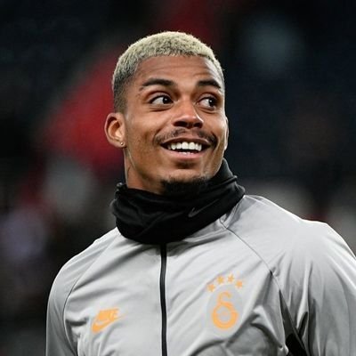 Profile Picture of BY LEMINA (@byozil11) on Twitter