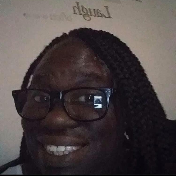 Profile Picture of Shawna Brown (@brownshawna1973) on Poshmark