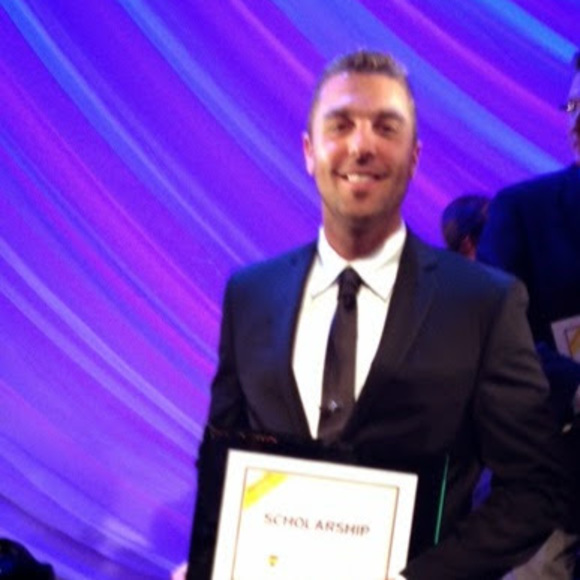 Profile Picture of Samuel Hess (@samuelhess566) on Poshmark