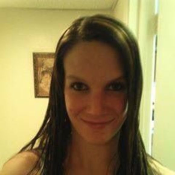 Profile Picture of Michelle Travers (@shelly71186) on Poshmark