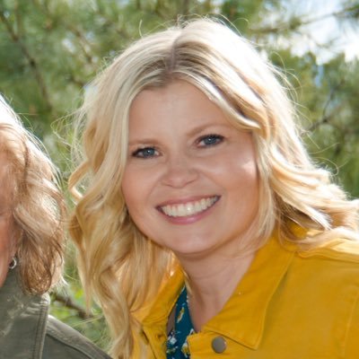 Profile Picture of Amy (@amyscholes) on Twitter