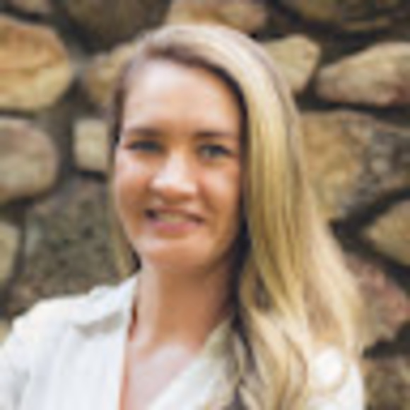 Lindsay Streeper - Poshmark Profile Picture of Lindsay Streeper (@lindsaystreeper) on Poshmark